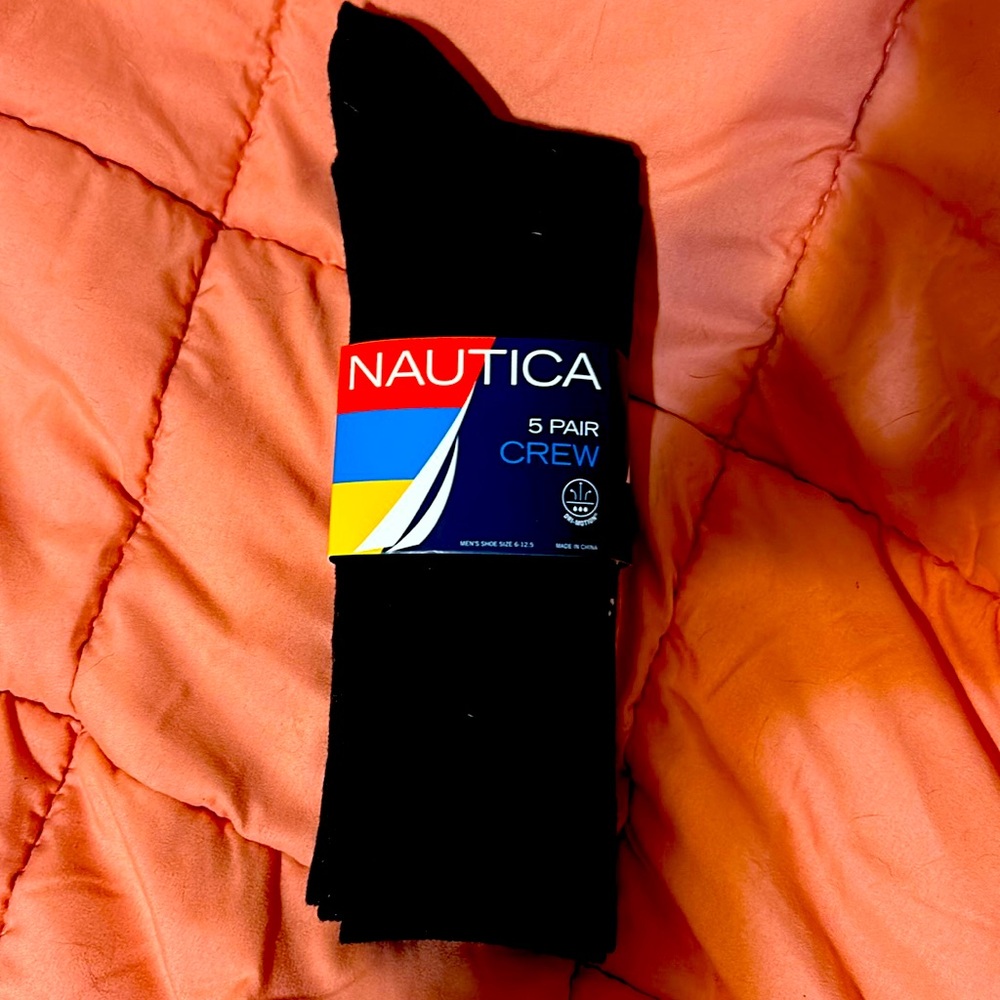 Nautica 5 pair crew socks, men’s shoe size 6 -12.5 ( dri-motion )